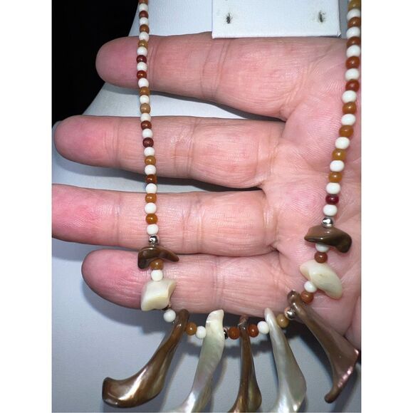 Vintage Abalone and Shell Beaded Necklace - Picture 4 of 8